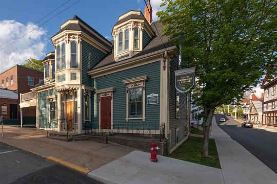 28 King Street, Lunenburg, NS