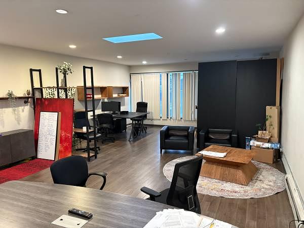 202 - 7673 6th St. , Burnaby, BC