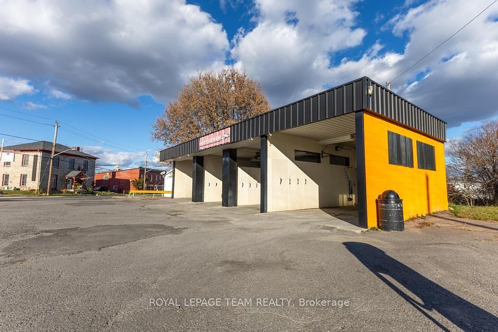 12 Elgin Street East, Arnprior, ON