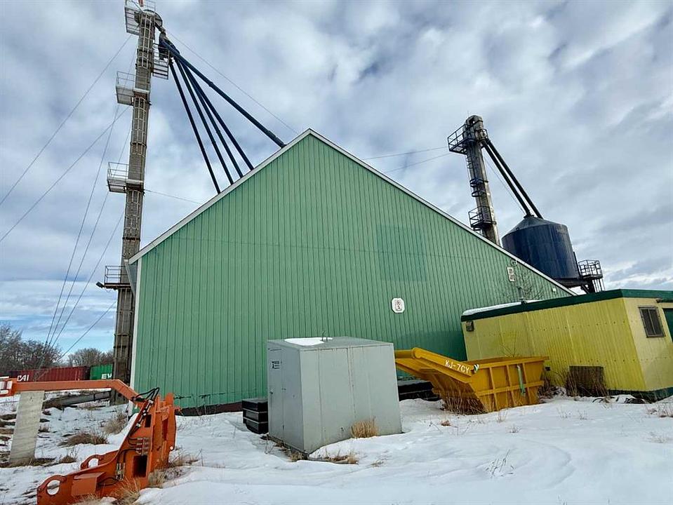 255048 Township Road 424, Ponoka County, AB