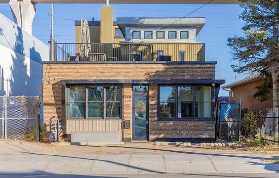 1742 10 Avenue Southwest, Calgary, AB