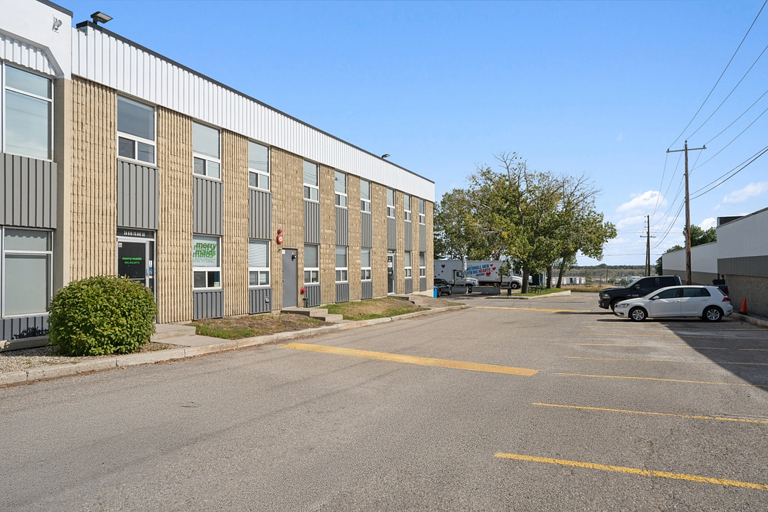 AD - 610 70 Avenue Southeast, Calgary, AB