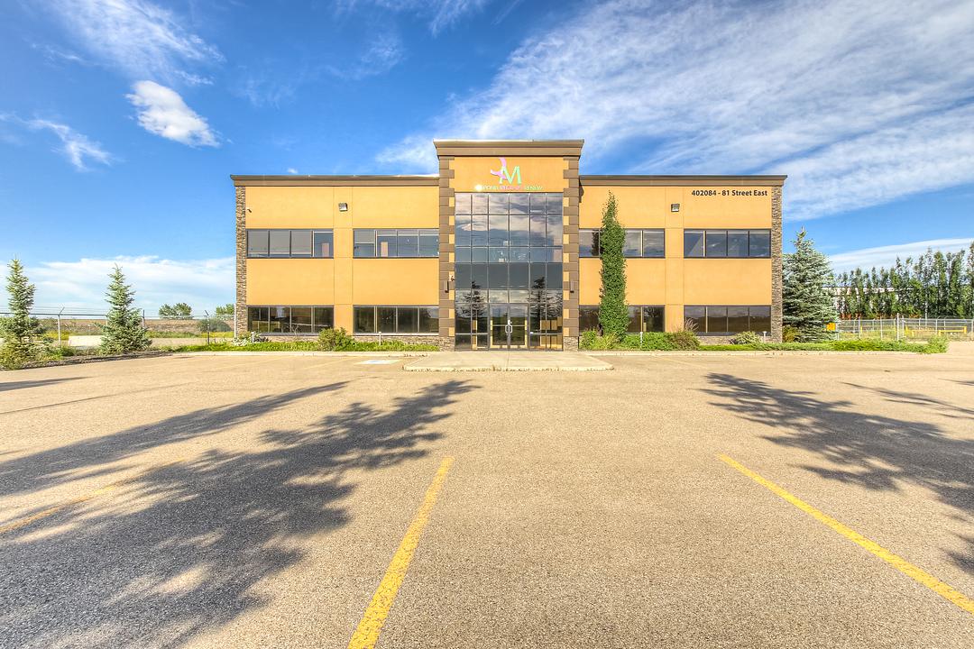 100 - 402084 81 Street East, Aldersyde, AB