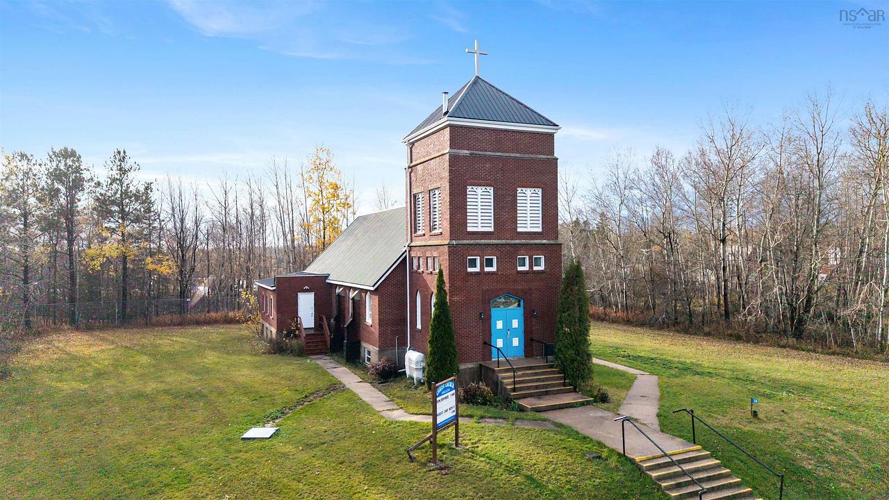 14 Church Street, Lantz, NS