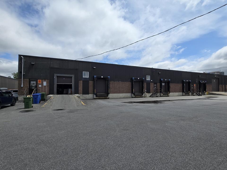 6635 Chemin de la Côte-de-Liesse, Montréal, QC