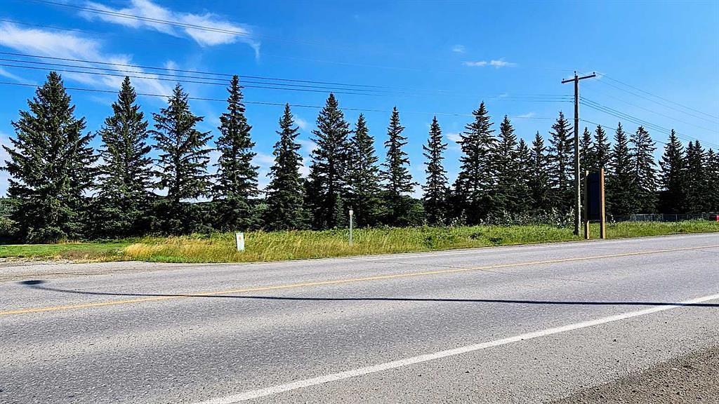 716 Main Avenue West, Sundre, AB