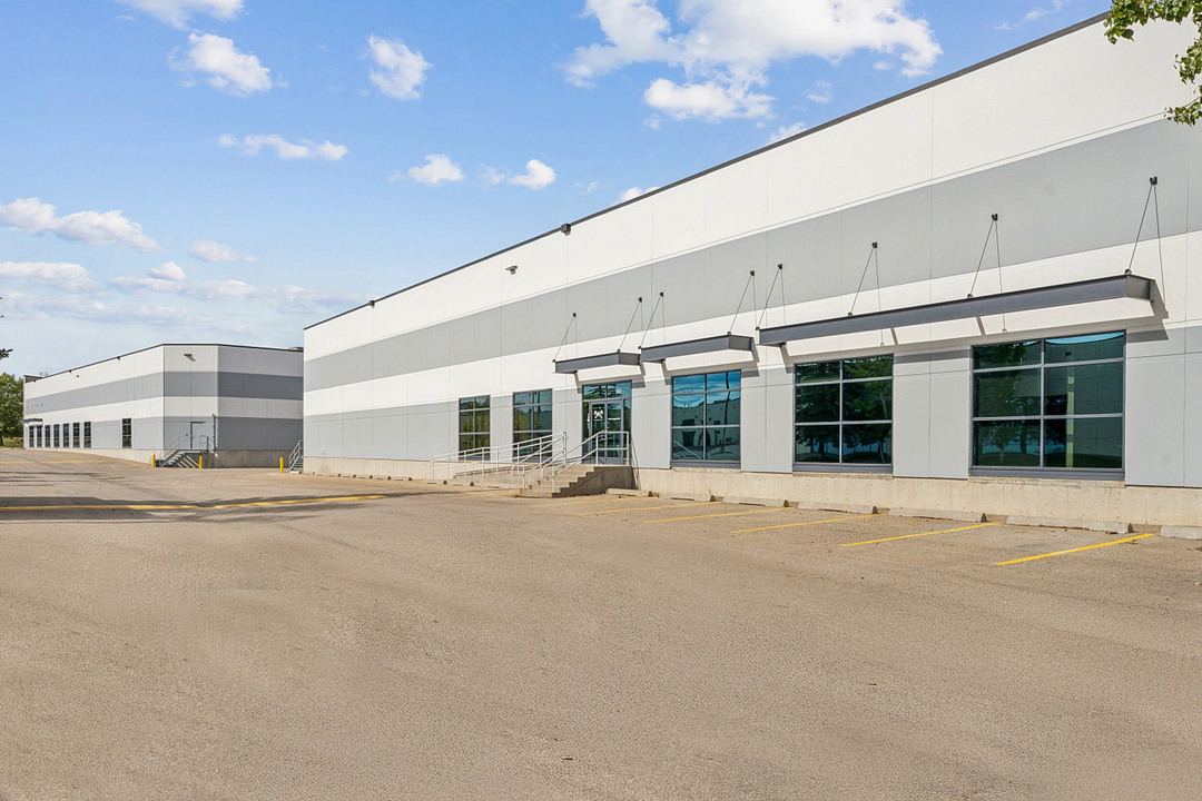 10 - 2151 32 Street Northeast, Calgary, AB