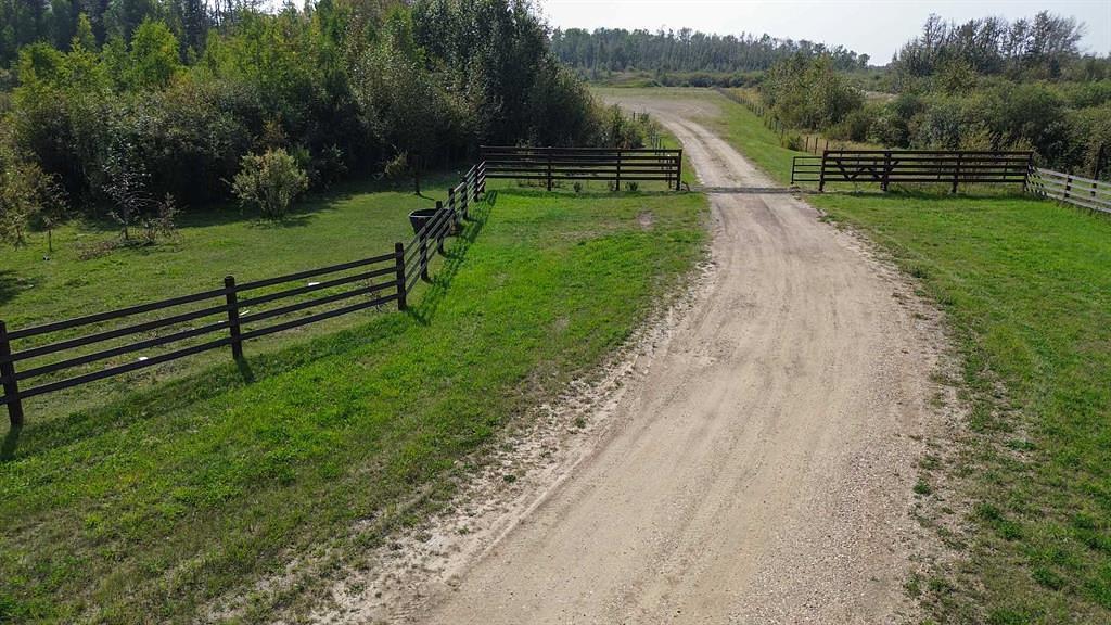 Township Road 400, Lacombe County, AB