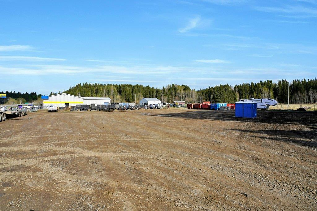 1101 Main Avenue East, Sundre, AB
