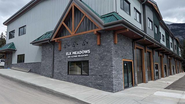 100 Alpine Meadows, Canmore, AB