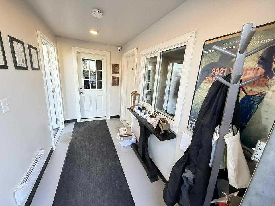 2 - 9 Sylvaire Close, Sylvan Lake, AB