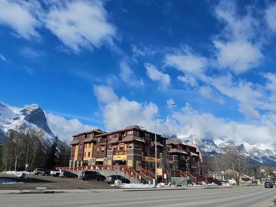 104 - 743 Railway Avenue, Canmore, AB