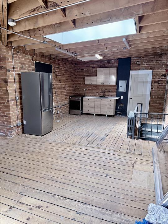 8 REAR - 531 Yonge St, Toronto, ON