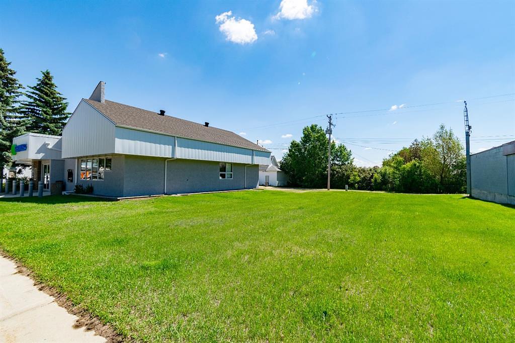 4851 Main Street, Alix, AB