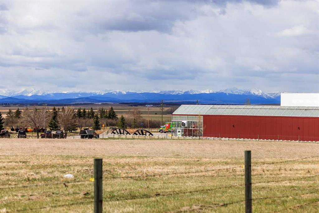 33066 Township Road 250, Calgary, AB