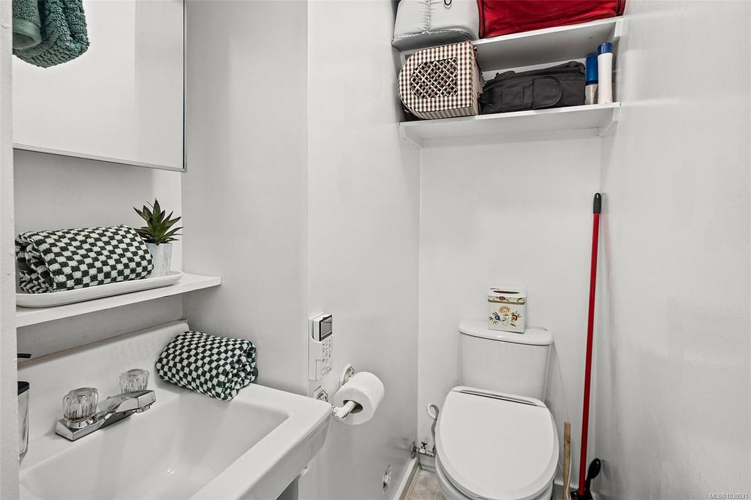 1043 Belmont Avenue, Victoria, BC