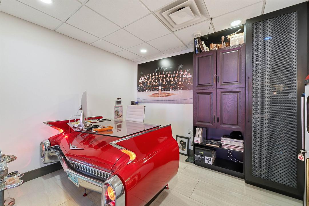 935 Sherwood Avenue, Coquitlam, BC
