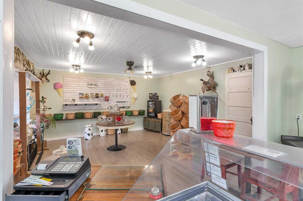 48 Main Street East, Big Valley, AB