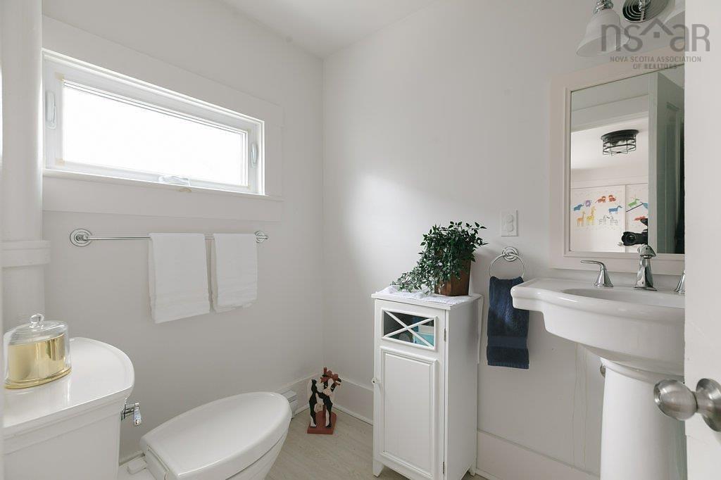 43 Queen Street, Chester, NS