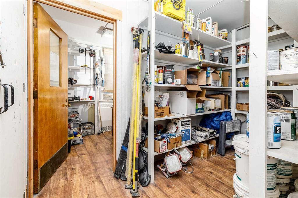 2460 36 Avenue, Springbrook, AB