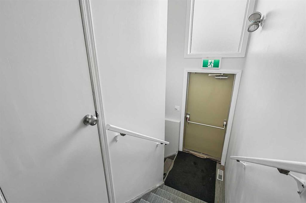 232 8A Street Northeast, Calgary, AB