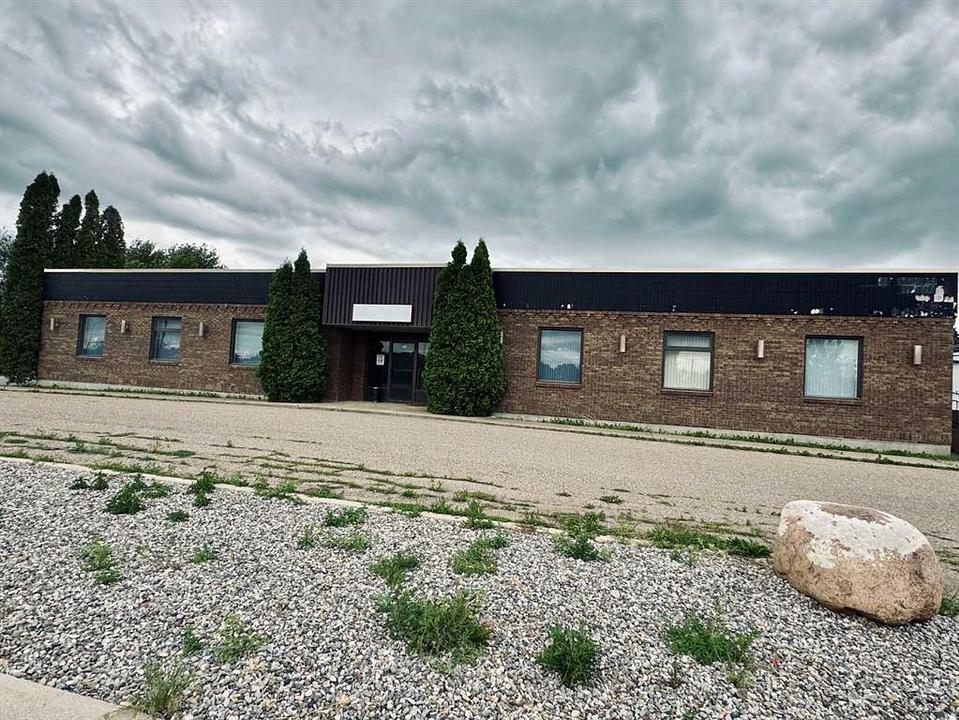 2105 20th Avenue, Coaldale, AB