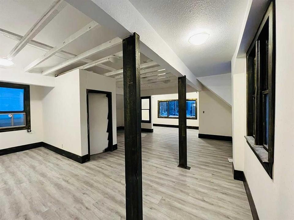 109 14 Street Northwest, Calgary, AB
