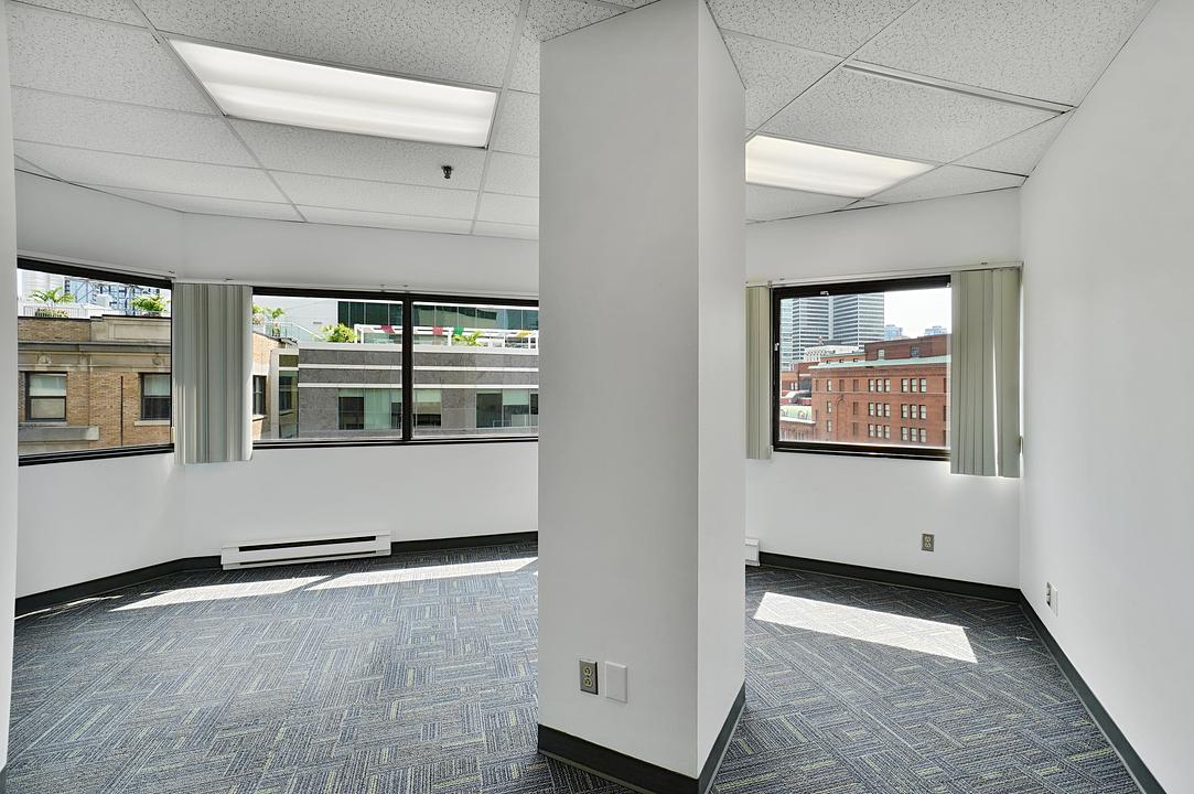 100 - 425 Boulevard de Maisonneuve, Montréal, QC