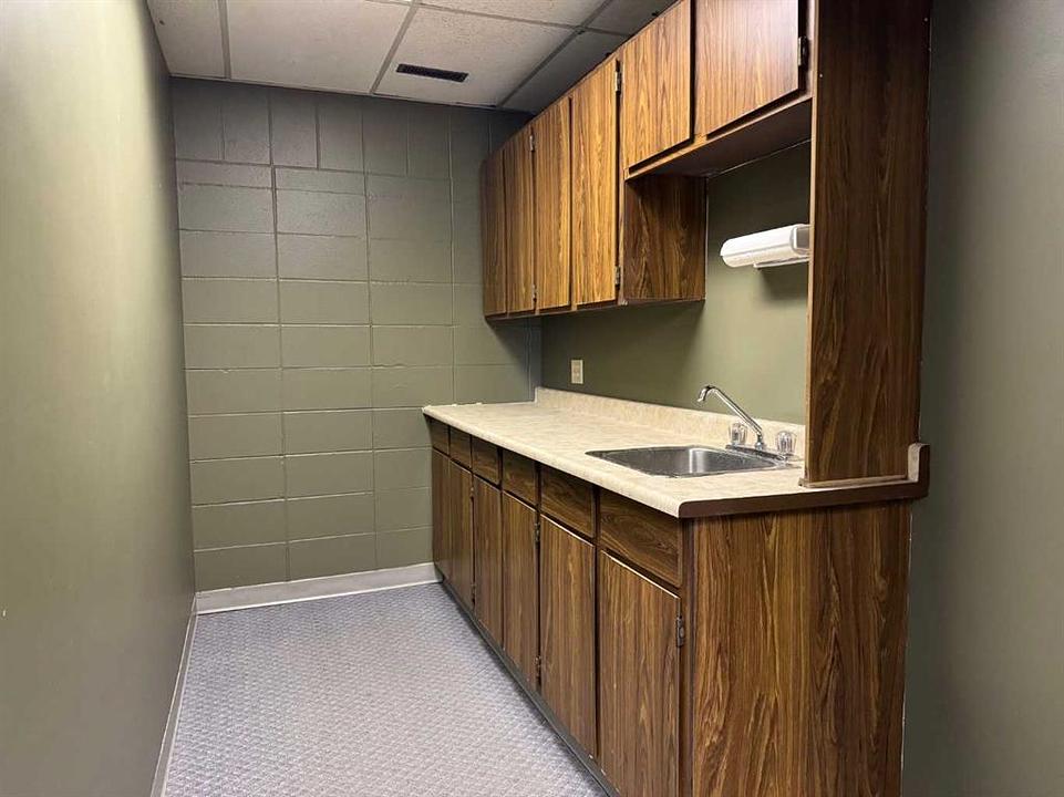 Bay 4 - 5208 62 Street, Lloydminster, AB