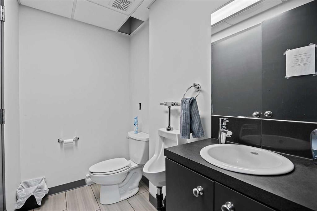 1742 10 Avenue Southwest, Calgary, AB