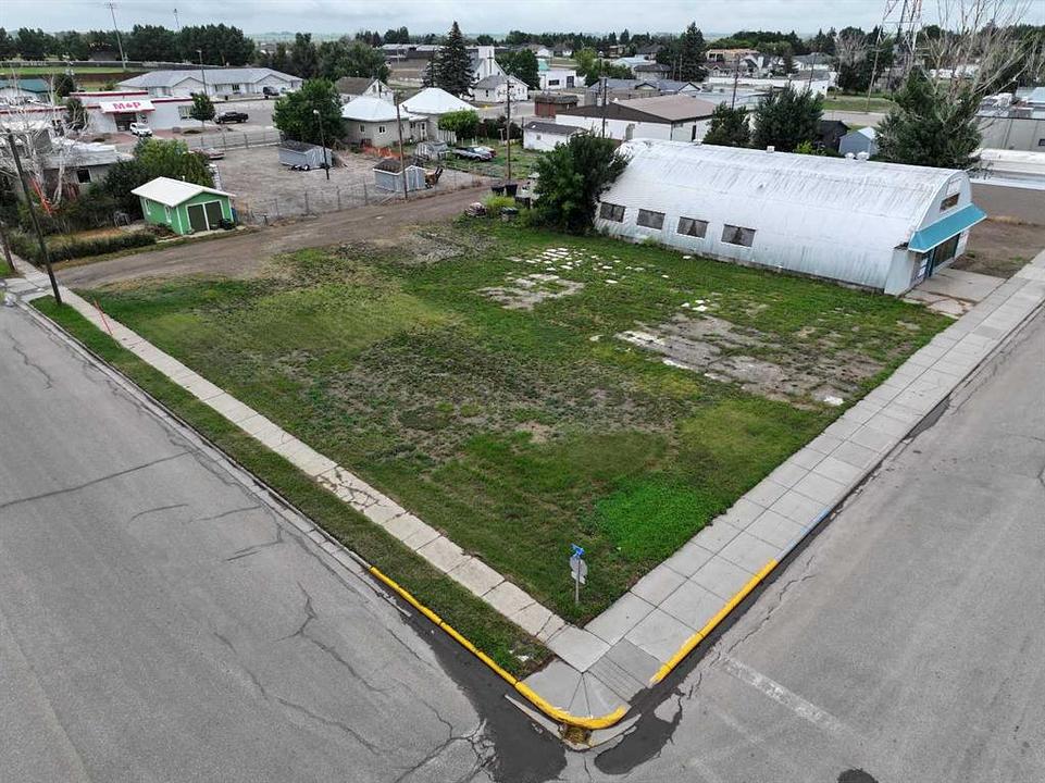 520 2 Avenue North, Vauxhall, AB