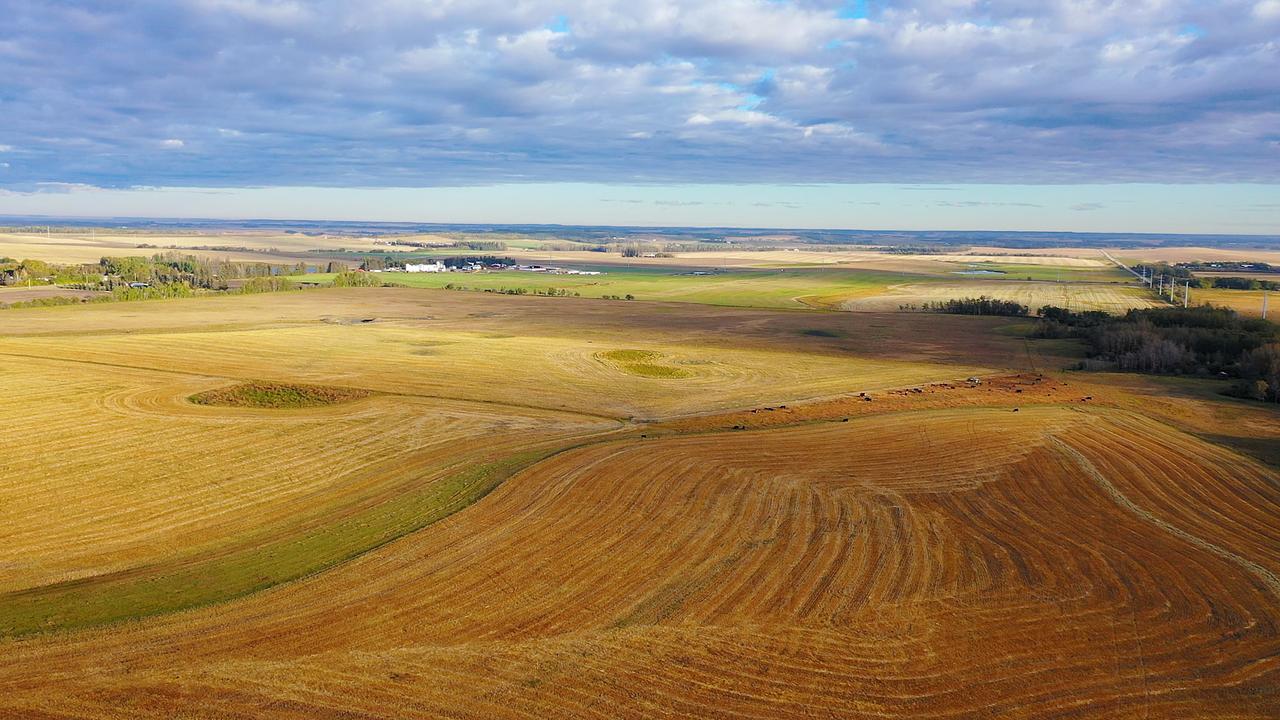7520 C And East Trail, Innisfail, AB