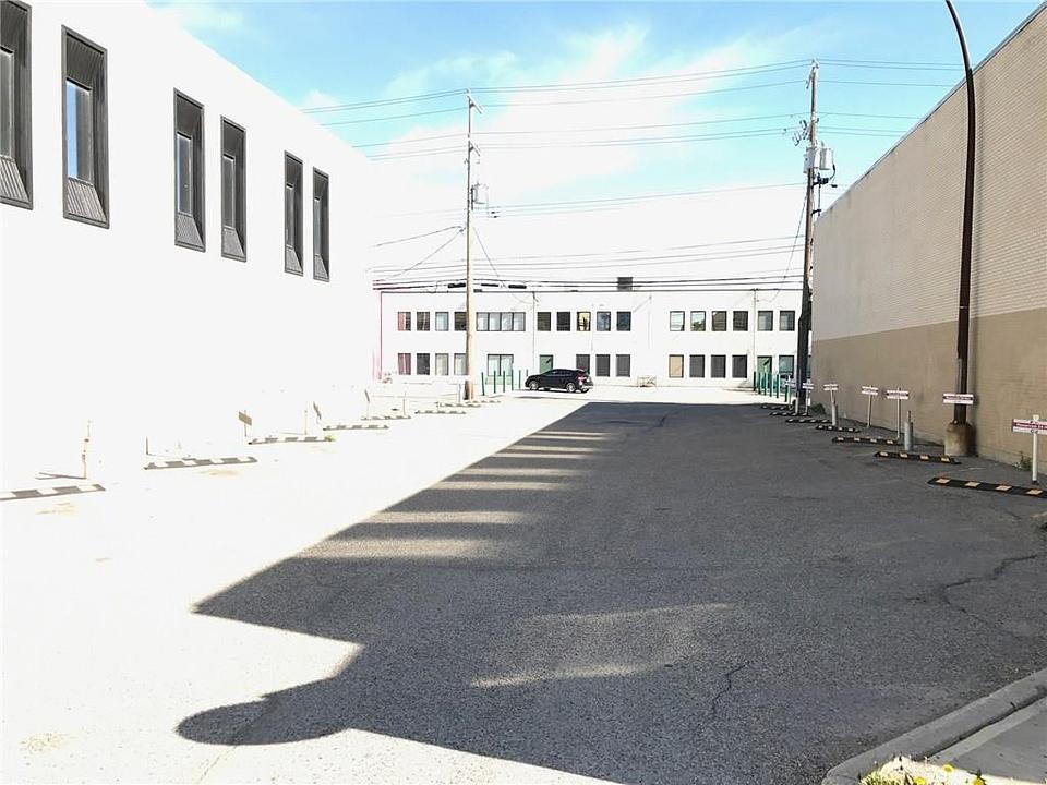 128 16 Avenue Northeast, Calgary, AB