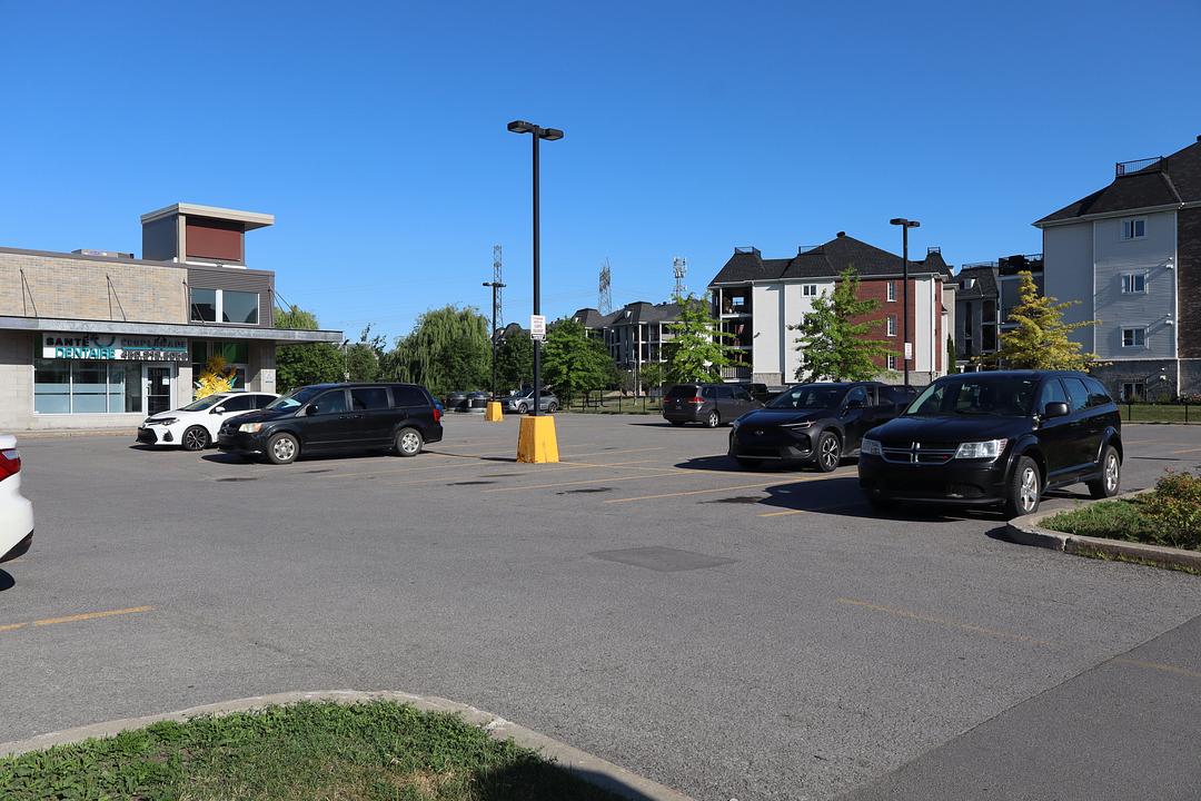 2 - 2301 Rue Versailles, Mascouche, QC