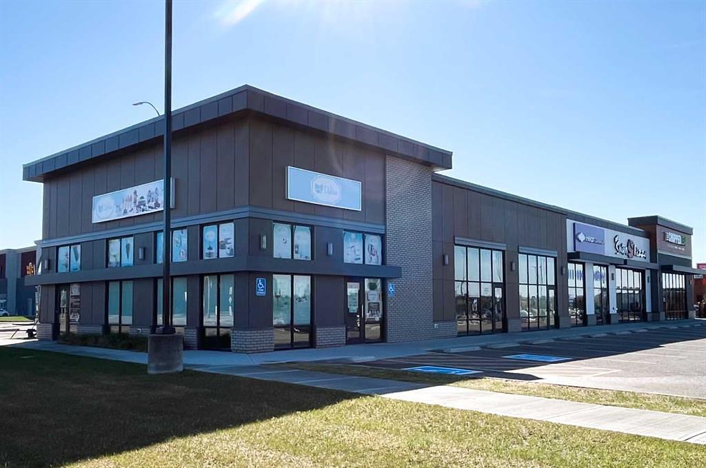 101 - 1751 Strachan Road Southeast, Medicine Hat, AB