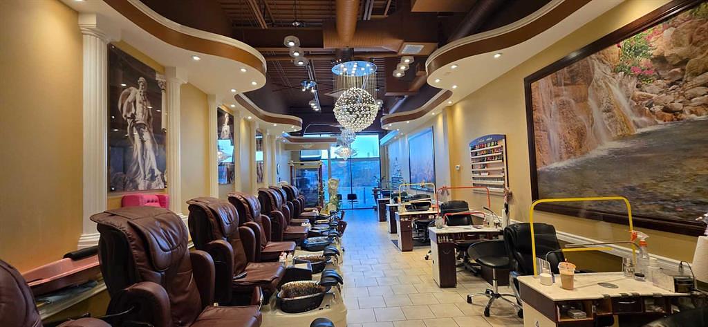 4 - 999 Macleod Trail Southeast, Calgary, AB
