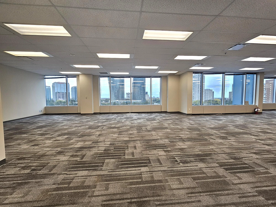 401 - 77 City Centre Drive, Mississauga, ON