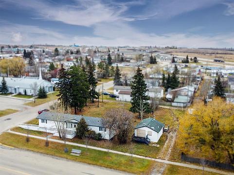 5302, 5304 & 5306 50 Avenue, Valleyview, AB