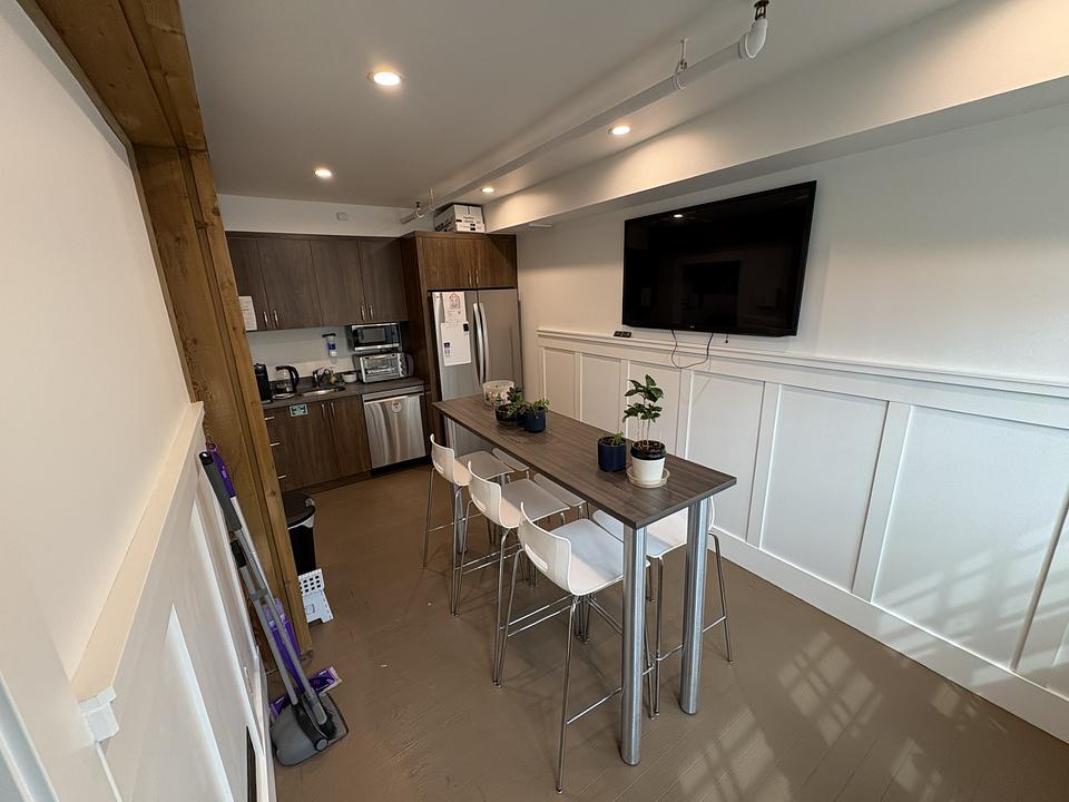 1130 10 Avenue Southeast, Calgary, AB