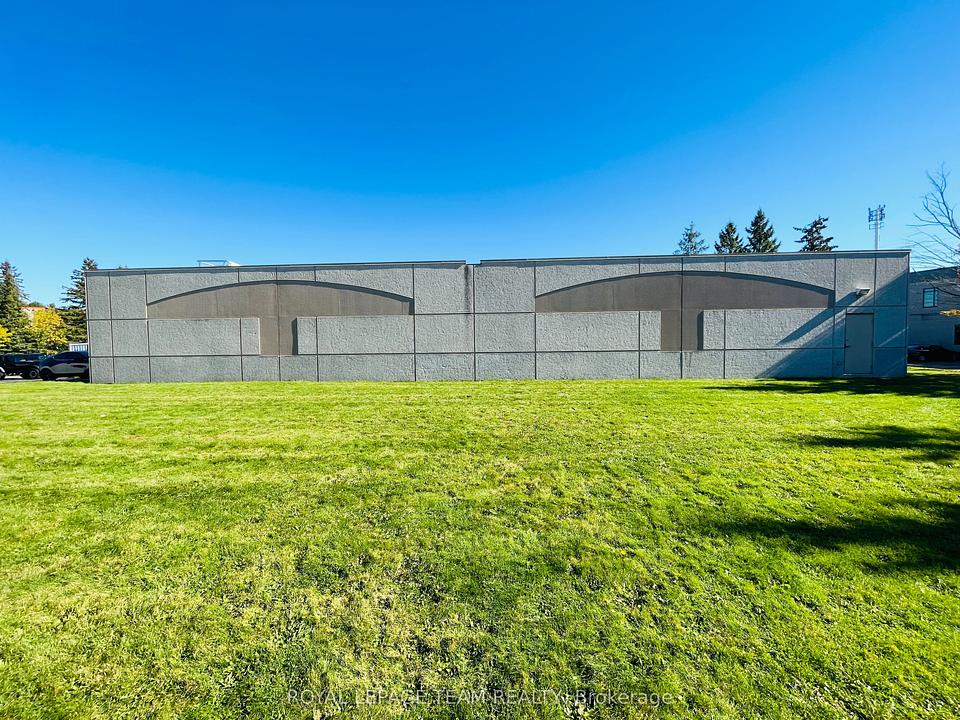 2490 Don Reid Drive, Ottawa, ON