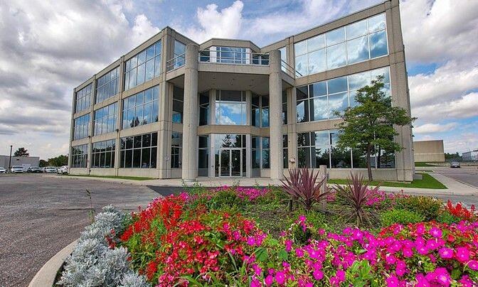 302 - 2355 Skymark Avenue, Mississauga, ON