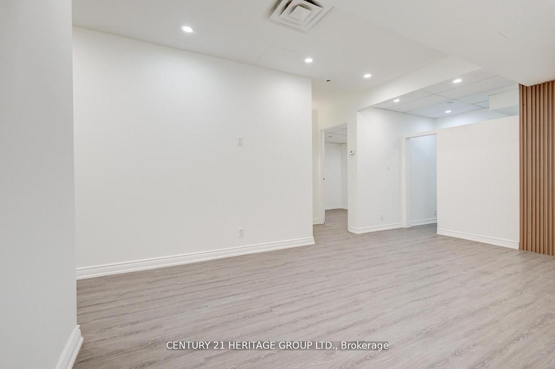 101 - 2900 Yonge Street, Toronto, ON