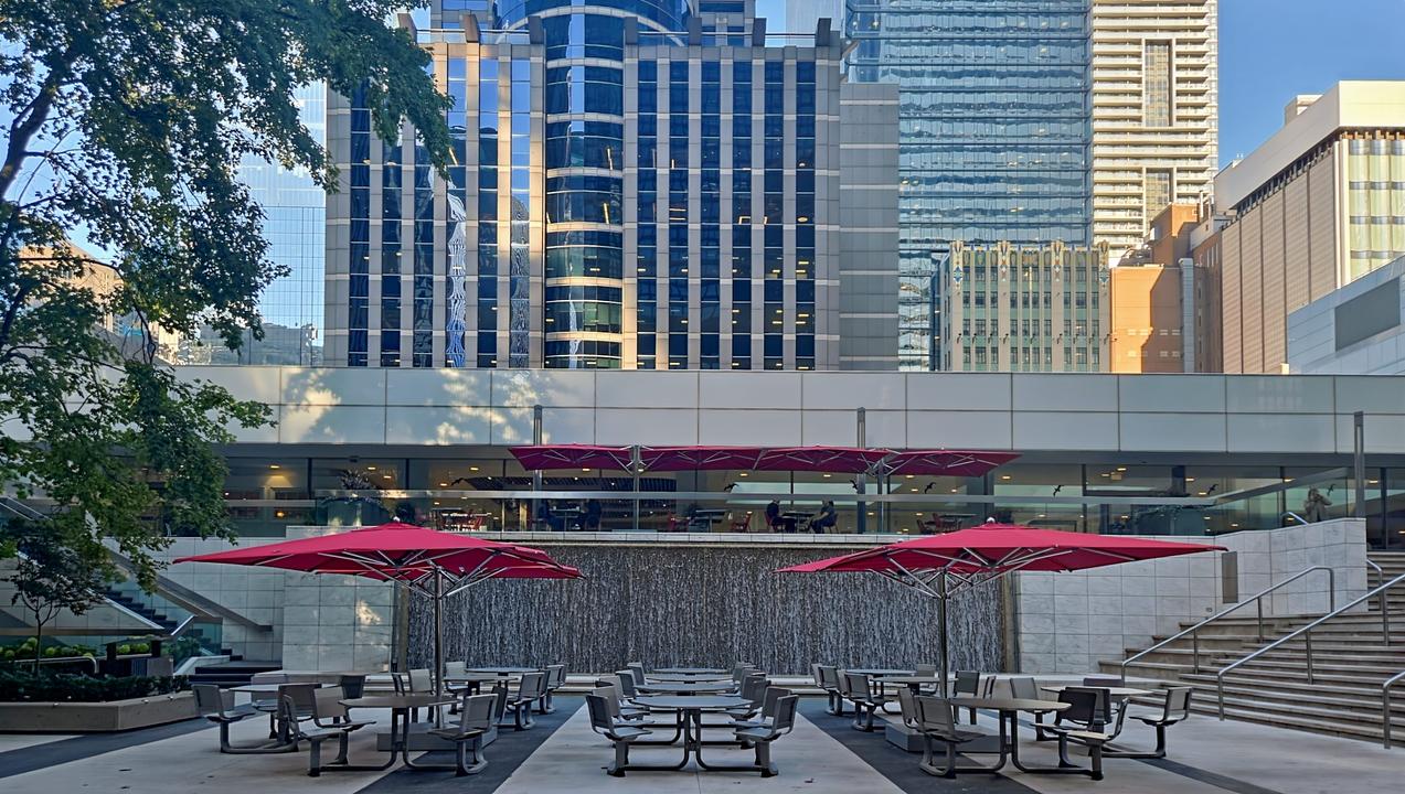 Open plan rental for 15 persons in  Regus Exchange Tower - 130 King St W, Toronto, ON