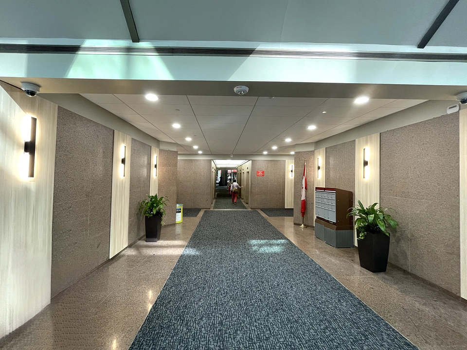 01203 - 99 Metcalfe Street, Ottawa, ON