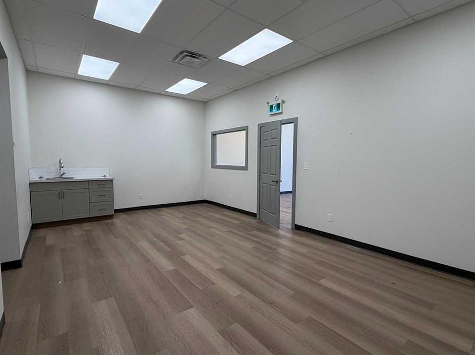 C5 - 5580 45 Street, Red Deer, AB