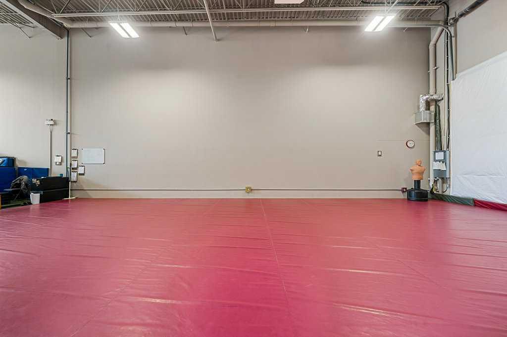 2 - 110 Commercial Drive, Calgary, AB