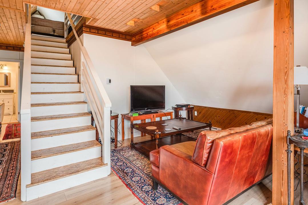 1148 Oscar Street, Victoria, BC