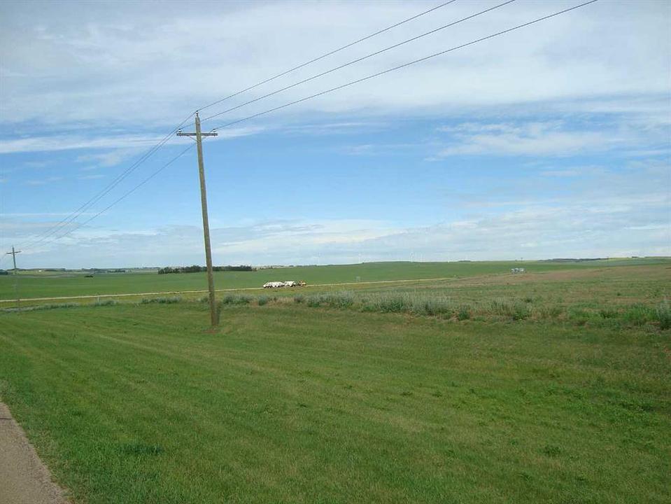 1000 North Road, Trochu, AB