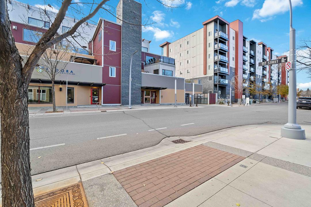 11633 105 Avenue Northwest, Edmonton, AB