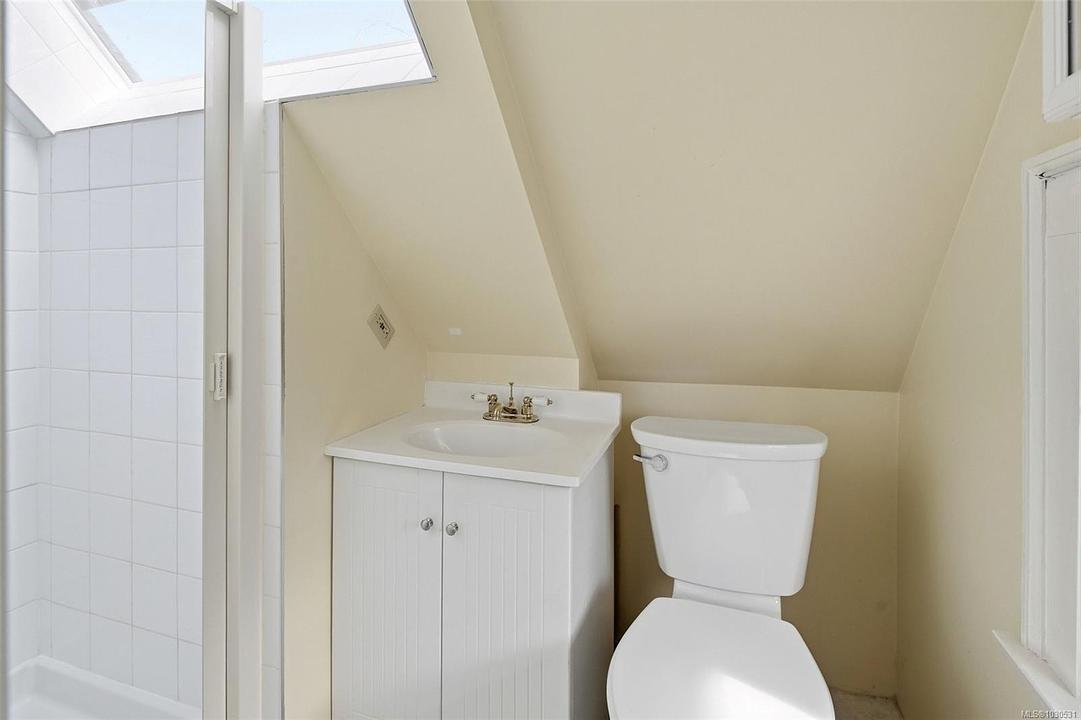 1043 Belmont Avenue, Victoria, BC